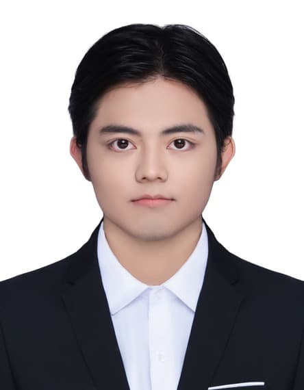 彭闯证件照